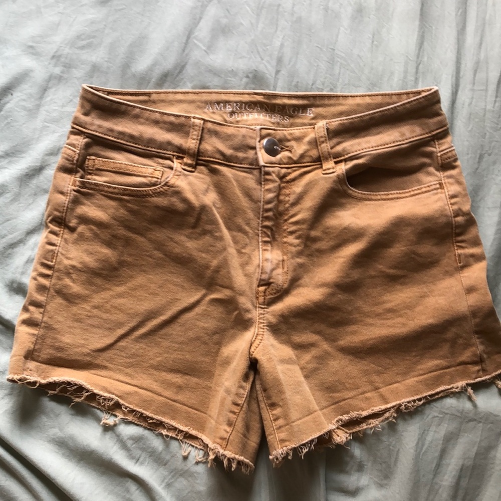AEO Hi-Rise Shortie khaki shorts